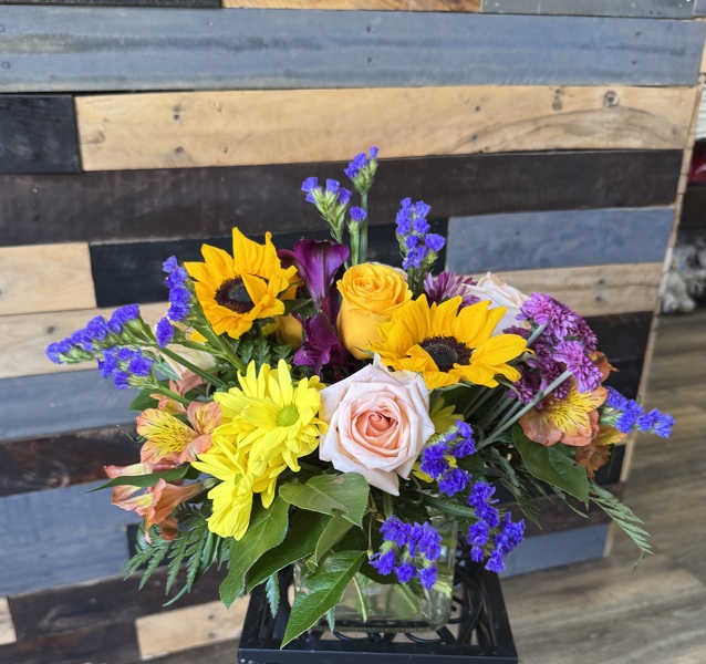The Katelyn from Roxie's Florist in Burlington, NC